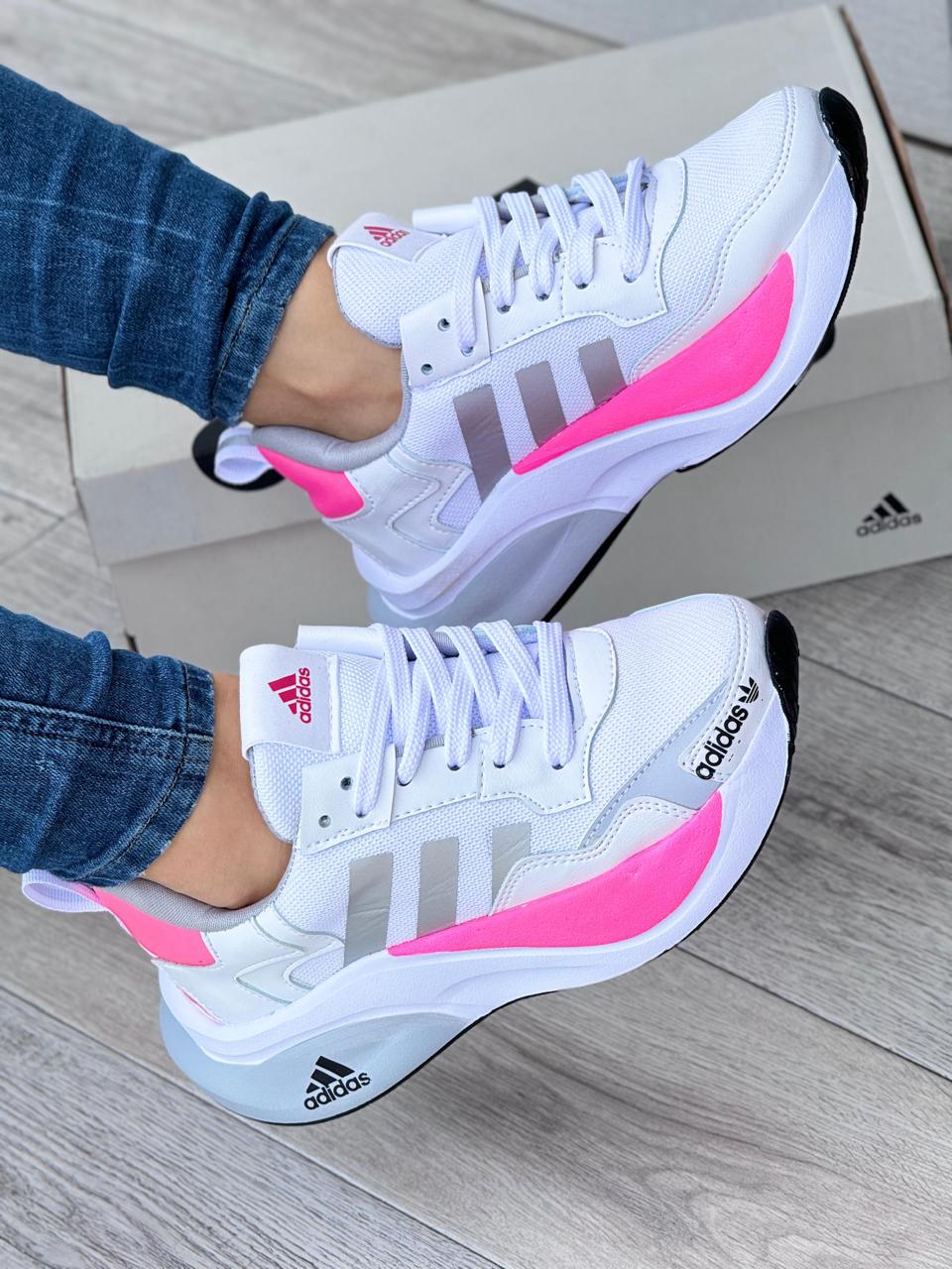 Tenis Adidas Bounce 2.0 Femenino - Running con Tecnología de Amortiguación y Suela Flexible