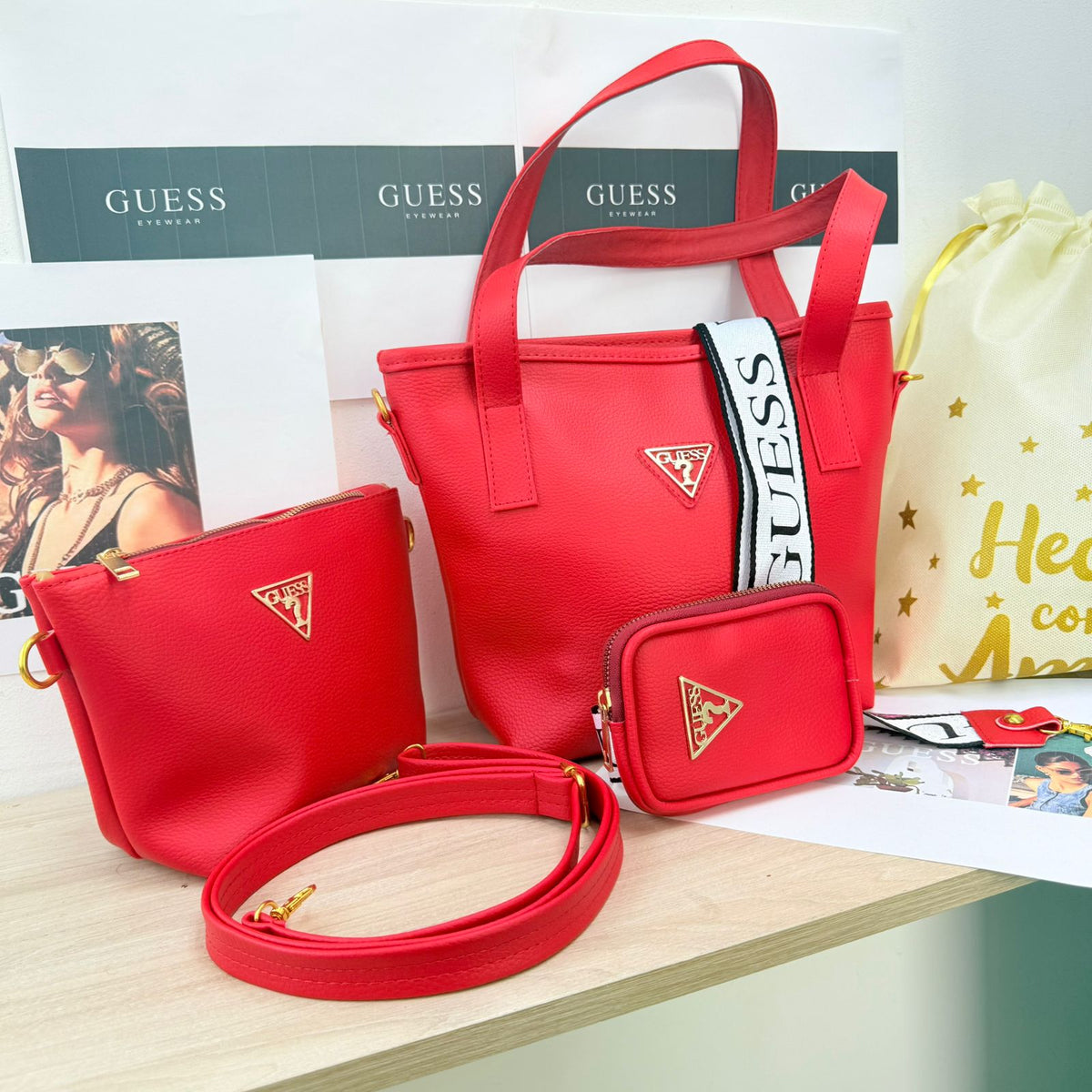 Trío Guess Femenino - Bolso de Mano, Carriel y Monedero en Sintético Premium