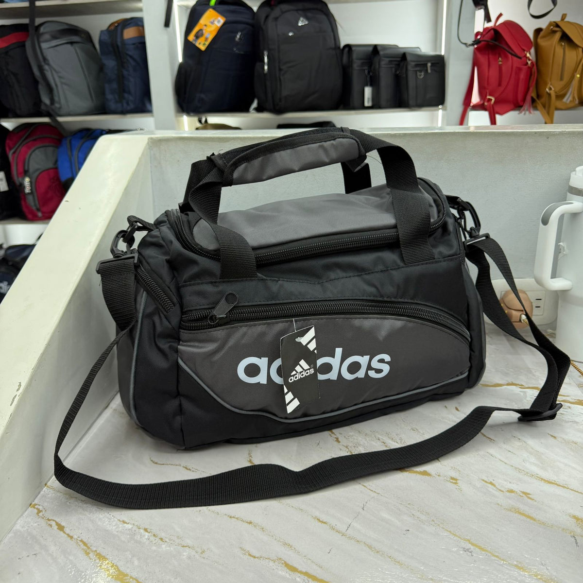 Bolsa Deportiva Adidas Mediana 53×35 cm - Maleta Viajera para Gimnasio y Viajes