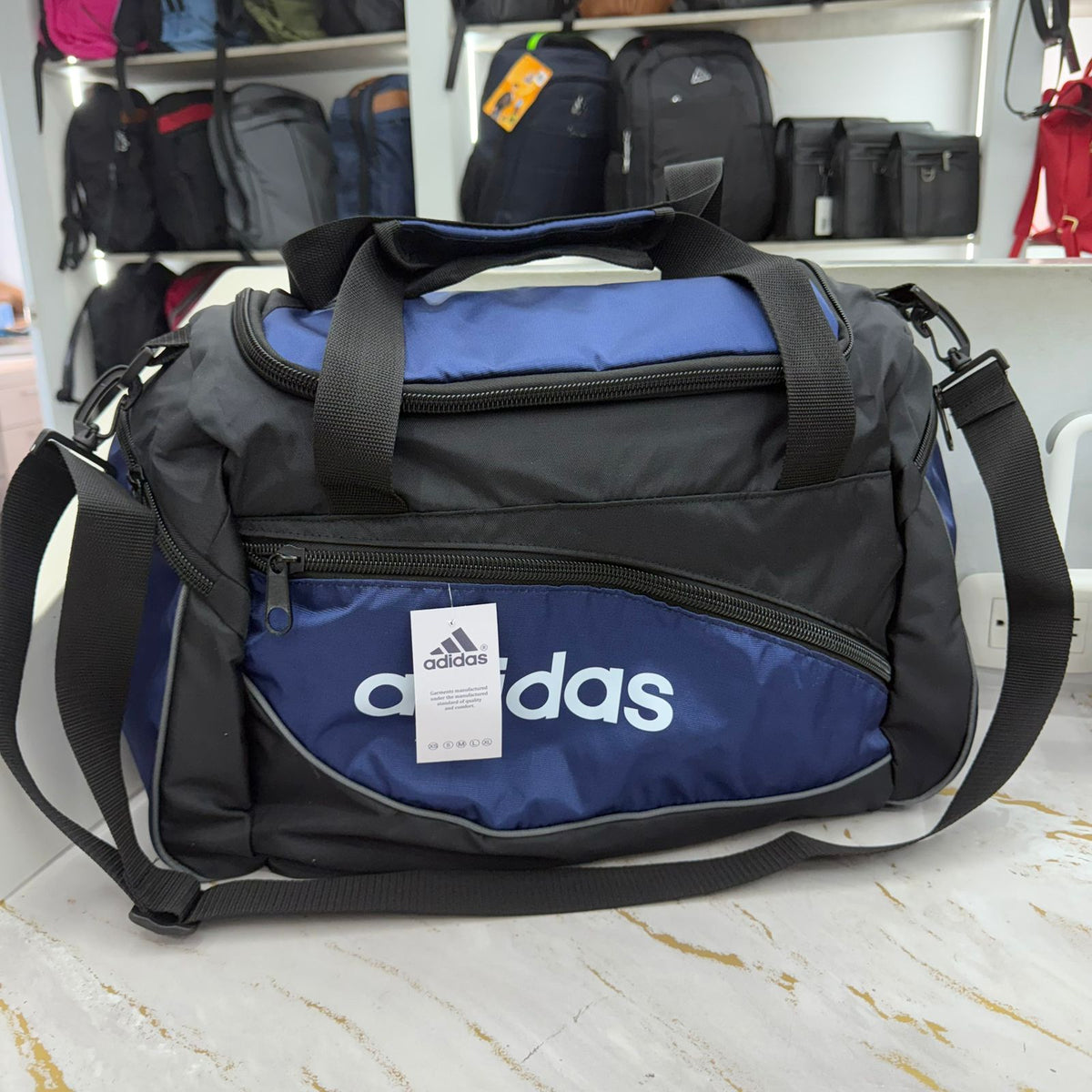 Bolsa Deportiva Adidas Mediana 53×35 cm - Maleta Viajera para Gimnasio y Viajes
