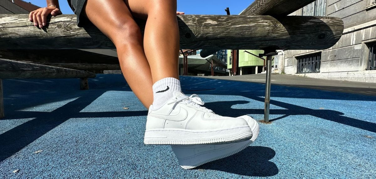 Tenis Nike Force One Clásico, Cuero Resistente y Estilo Atemporal