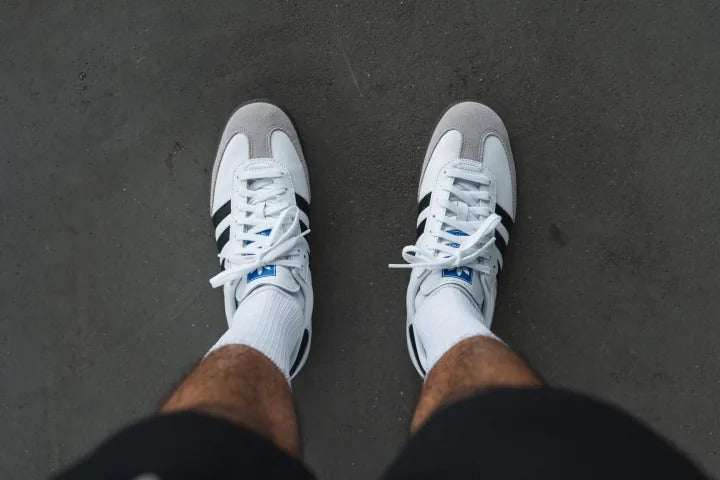 ZAPATILLA ADIDAS SAMBA, Estilo Urbano Atemporal - Unisex Blanco y Negro