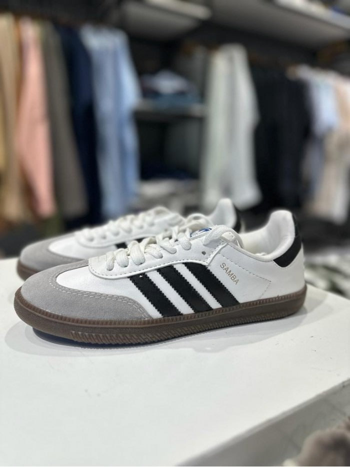 ZAPATILLA ADIDAS SAMBA, Estilo Urbano Atemporal - Unisex Blanco y Negro