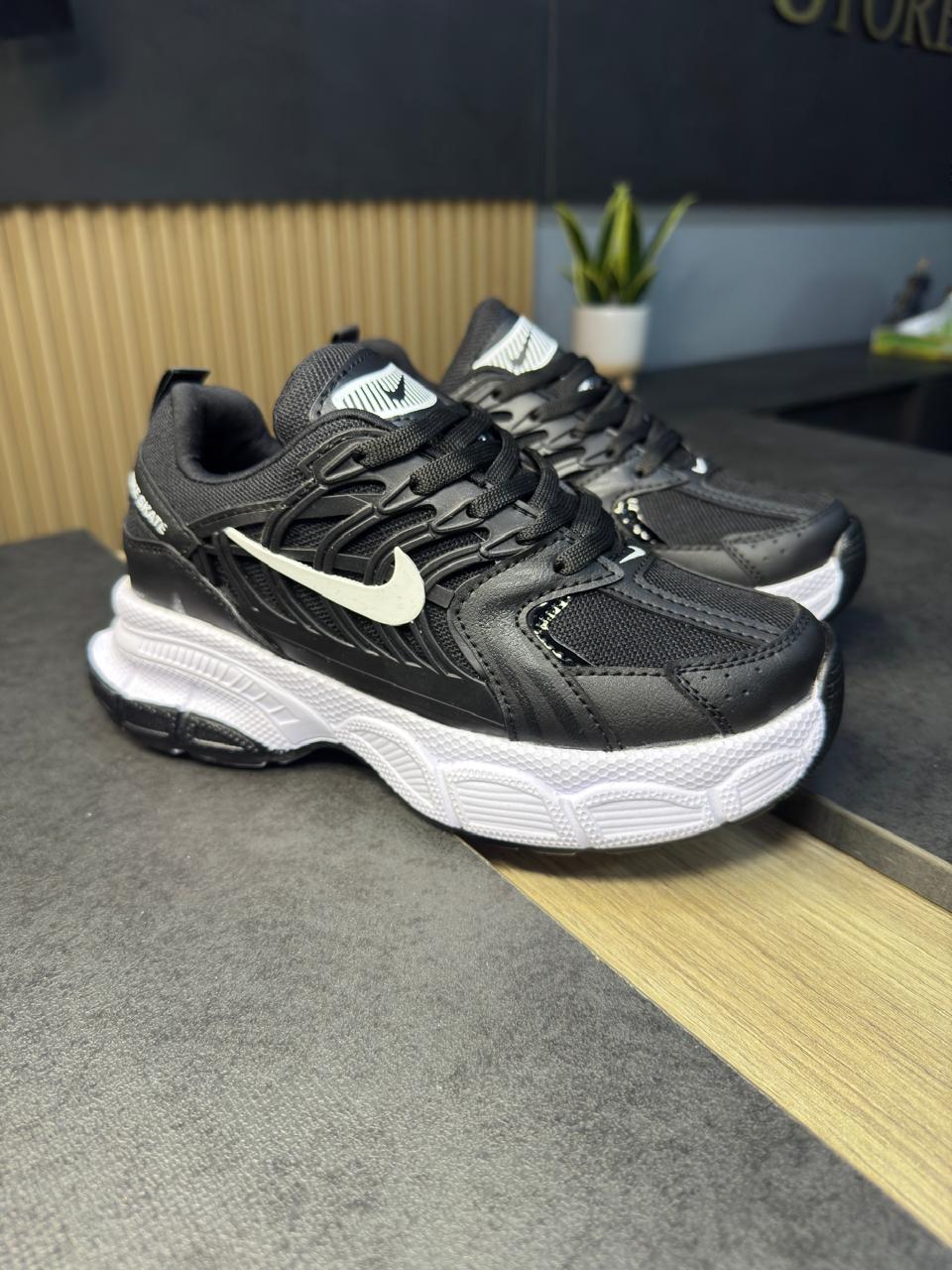 Tenis Nike Skate Run Femenino - Mallas Textiles y Suela Ultraliviana