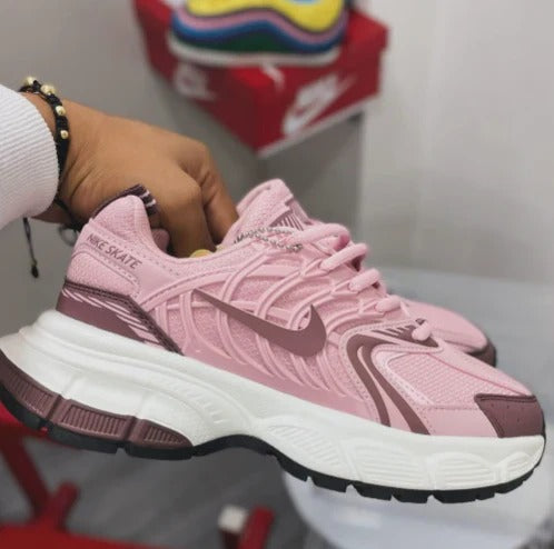 Tenis Nike Skate Run Femenino - Mallas Textiles y Suela Ultraliviana